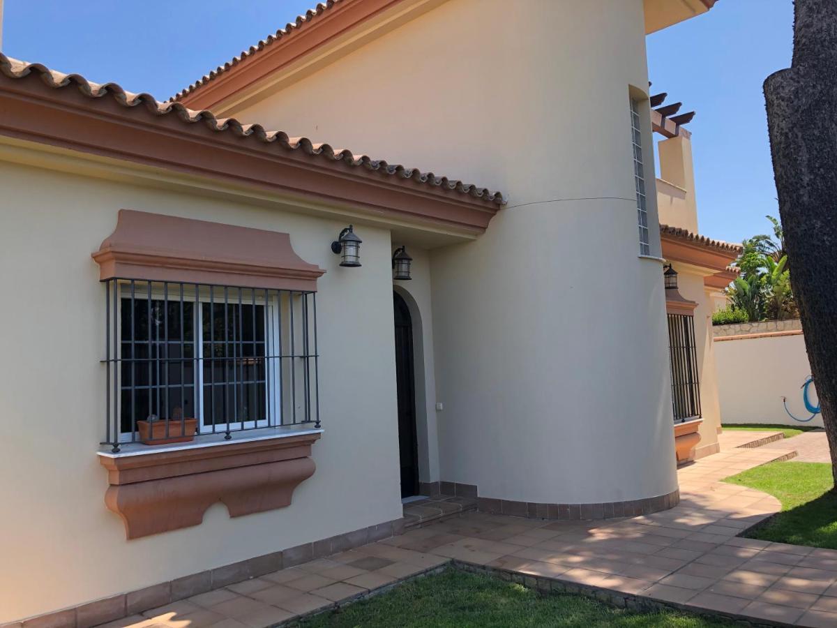 Moderno Y Amplio Chalet, Con Piscina Privada Chiclana de la Frontera Zewnętrze zdjęcie