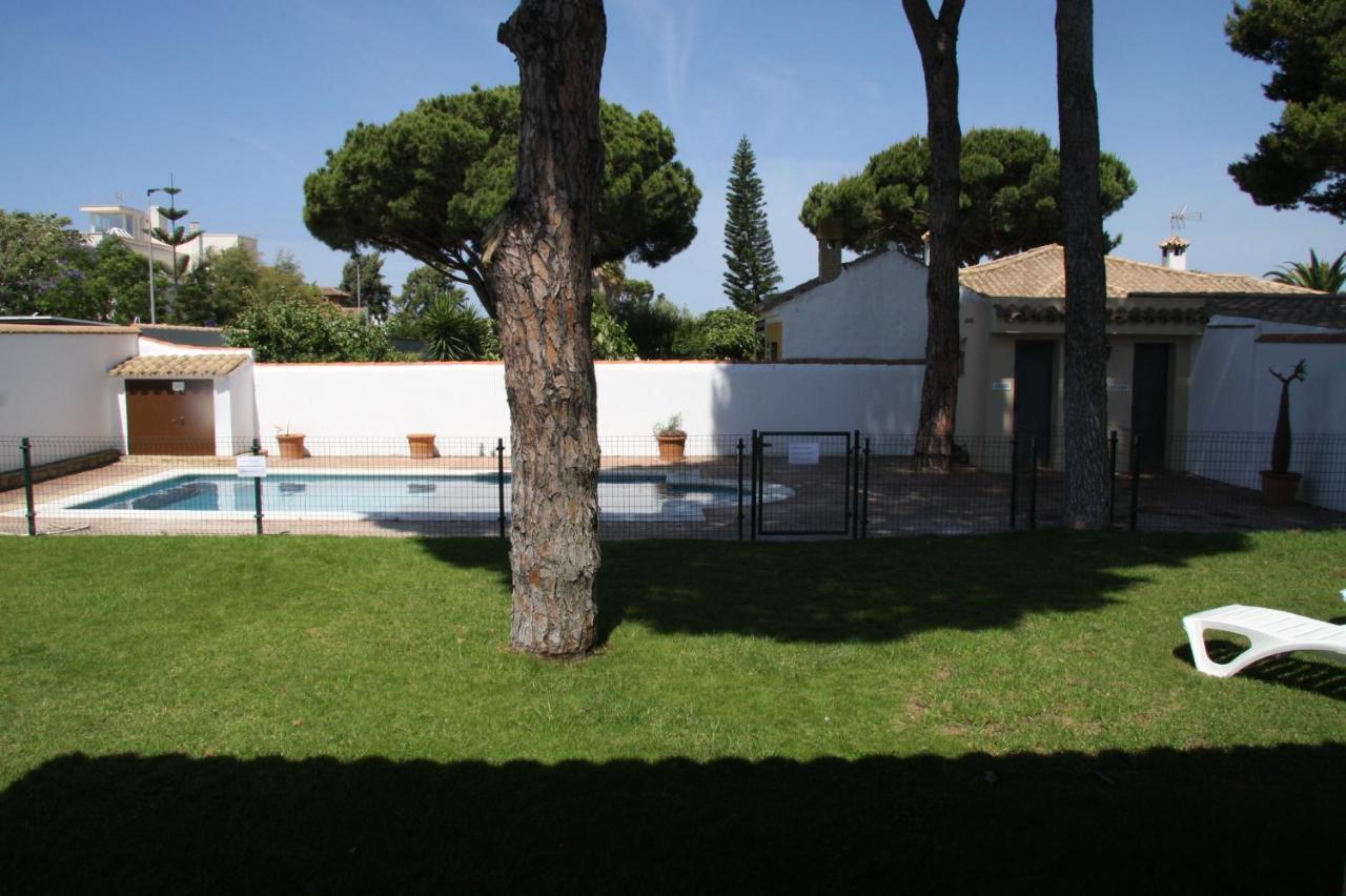 Moderno Y Amplio Chalet, Con Piscina Privada Chiclana de la Frontera Zewnętrze zdjęcie