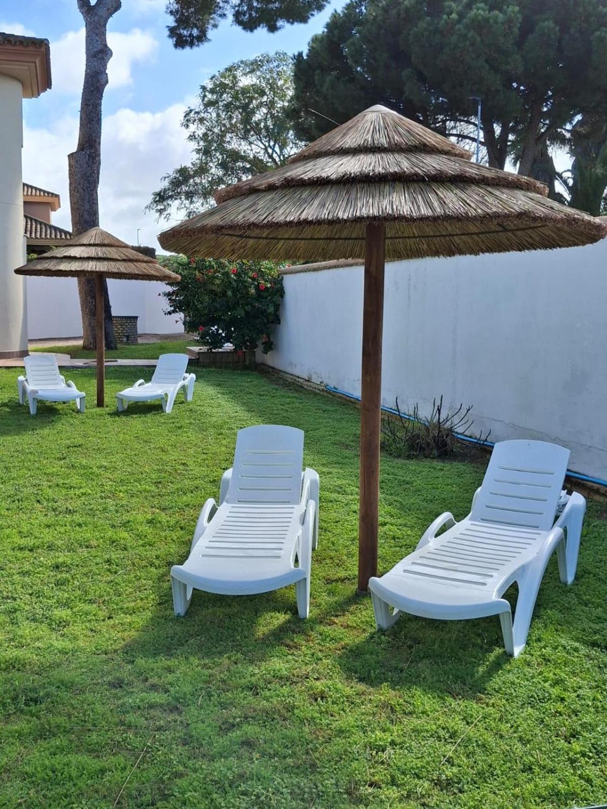 Moderno Y Amplio Chalet, Con Piscina Privada Chiclana de la Frontera Zewnętrze zdjęcie